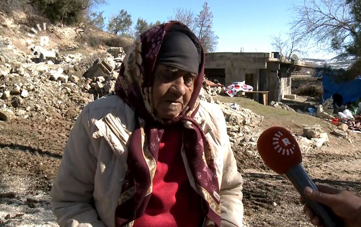 BAZARCIX - Dapîra Cenê ku di erdhejê de neviyên xwe wenda kir: Koka mala bavê min hat