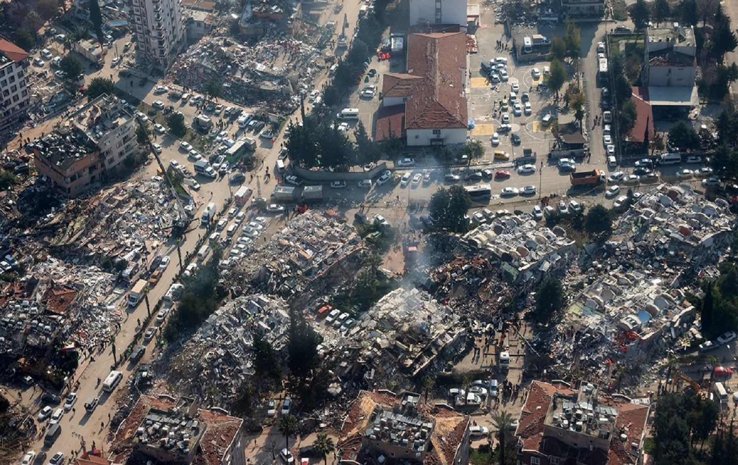 TGS: Rojnamevanên li herêmên erdhejê rûbirûyê erîşan dibin