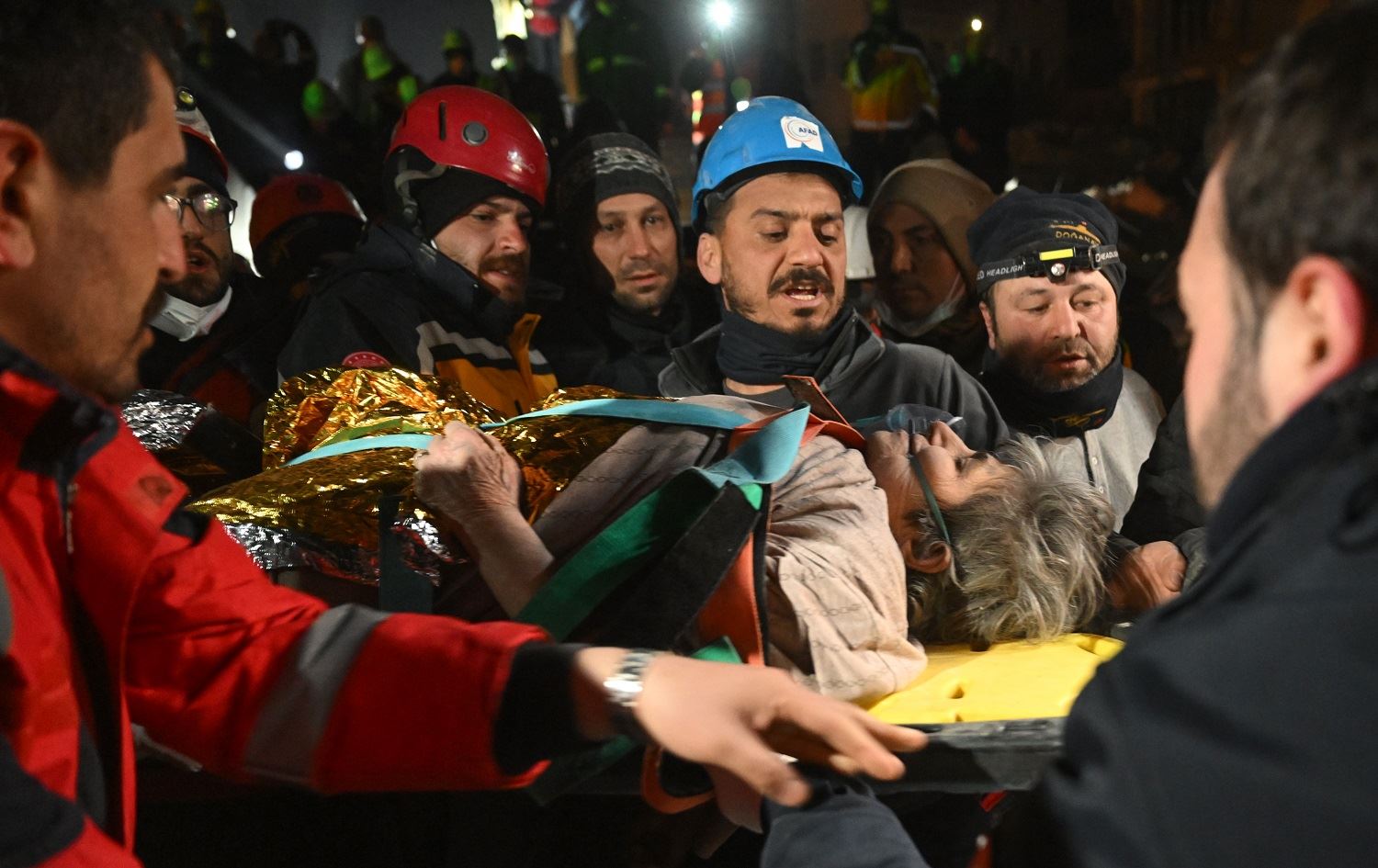 Li Semsûrê jinek 77 salî piştî 212 demjimêran hat rizgarkirin