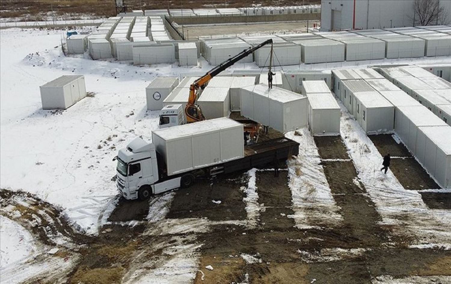 NATO, depremzedeler için Türkiye'ye 1000 konteyner göndermeye hazırlanıyor