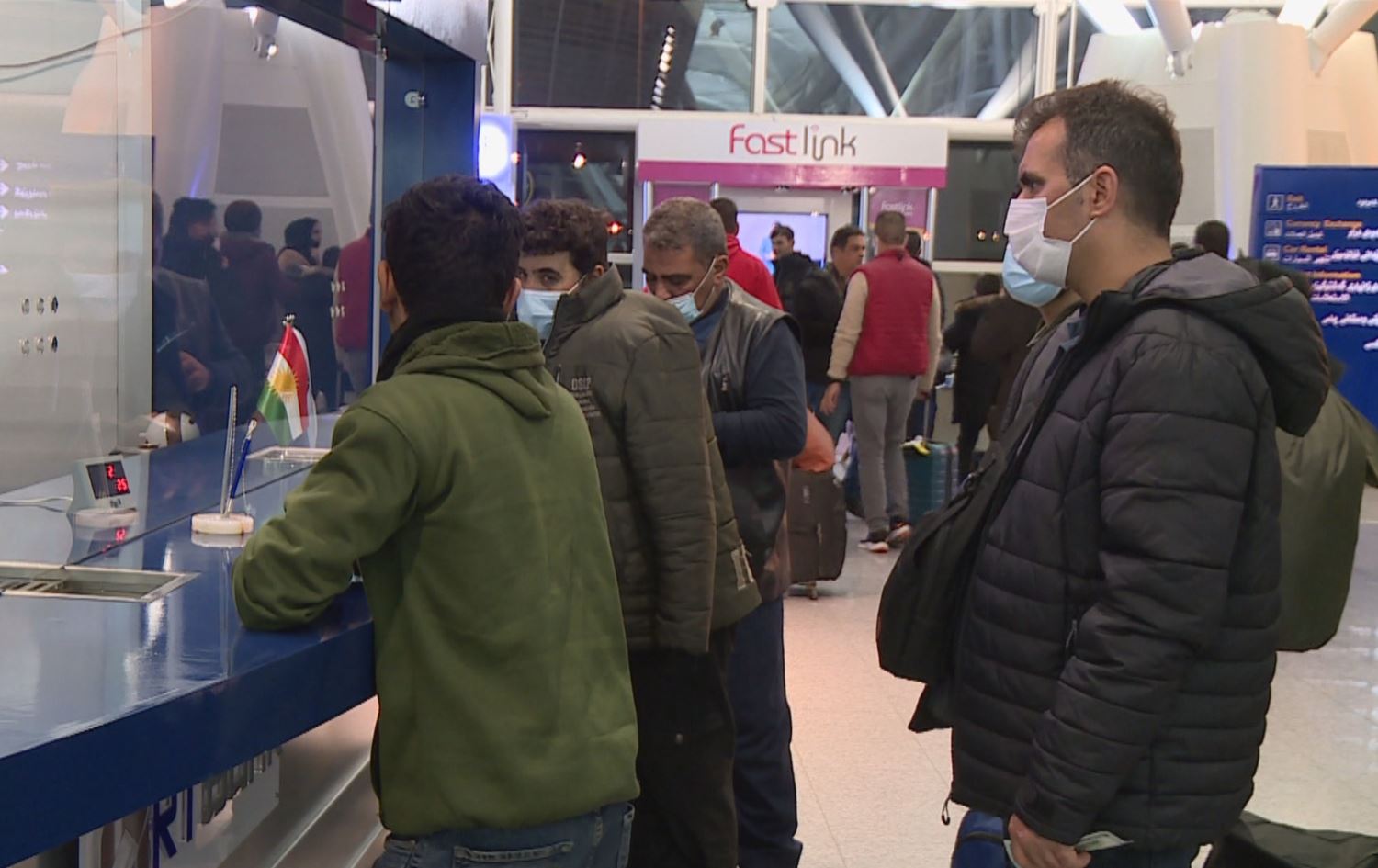 کڕینی دۆلار لە فڕۆکەخانەی هەولێر؛ زۆربەی گەشتیاران "تەنیا بۆ ئاڵوگۆڕکردنی دۆلار" تیکیت دەکڕن