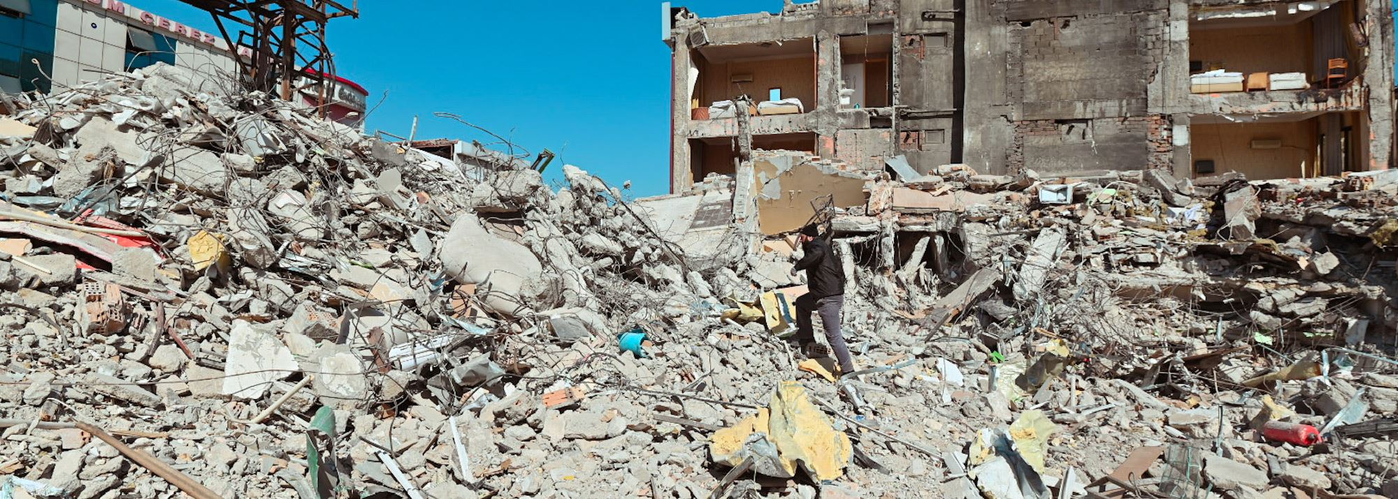 'کارەساتی سەدە'؛ پاشماوەی بوومەلەرزەکەی شاری هاتایی تورکیا لە پاشماوەی جەنگ دەچێت