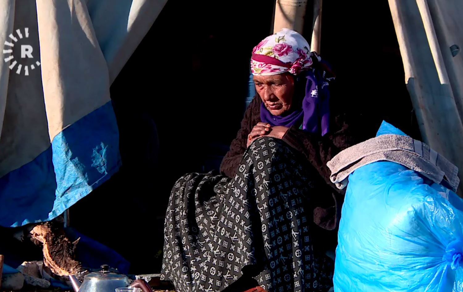 SEMSÛR: Piştî erdhejê xelk di sir û seqemê de li stargehekê digerin