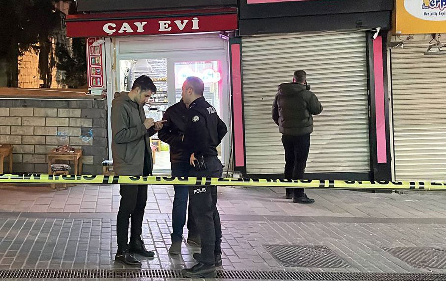 Li Stenbolê şerê çekdarî: 4 kes birîndar bûn