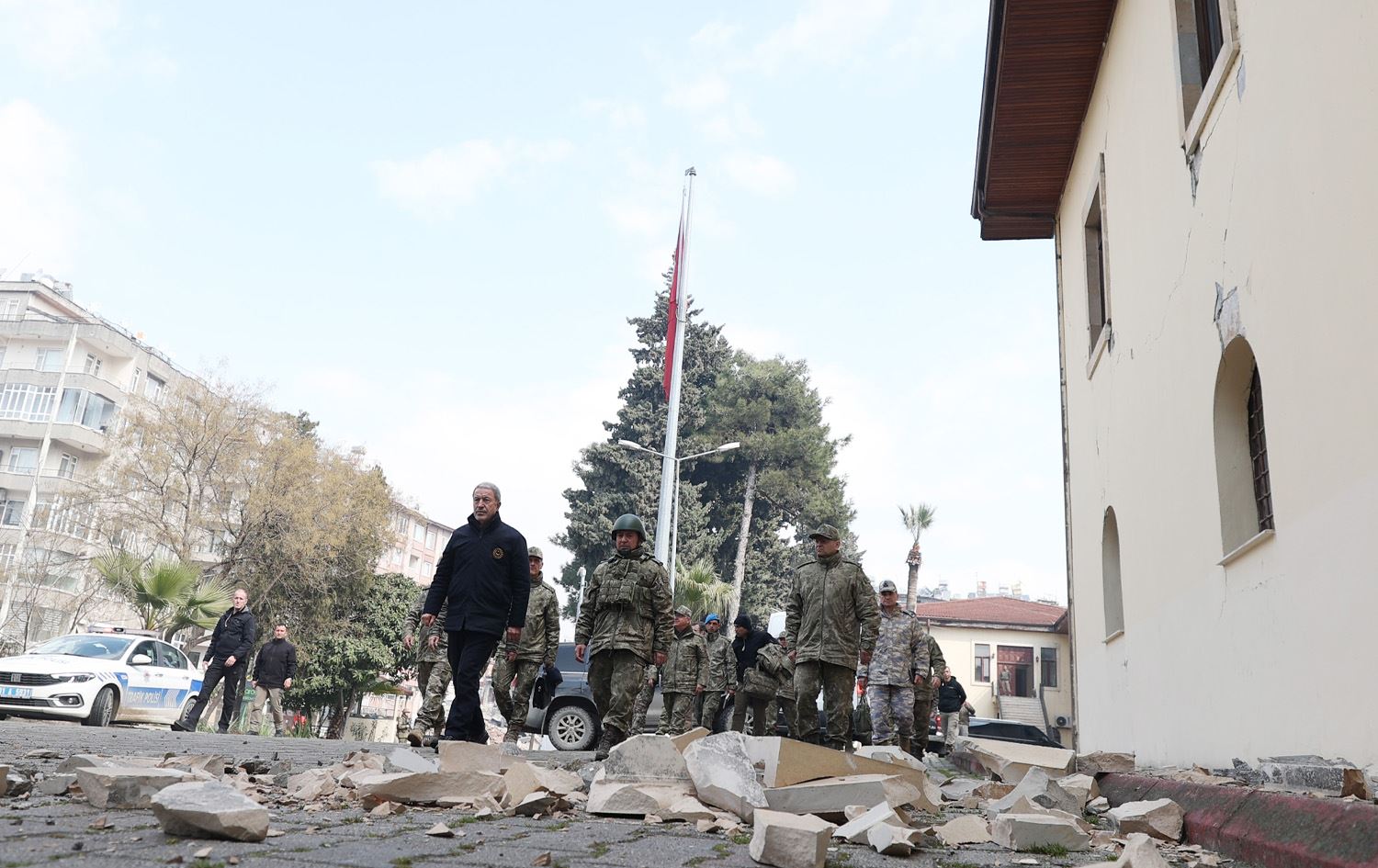 خولوسی ئاکار: دوای بوومەلەرزە زیاتر لە 20 هەزار پەنابەری سووری ئارەزوومەندانە گەڕاونەتەوە