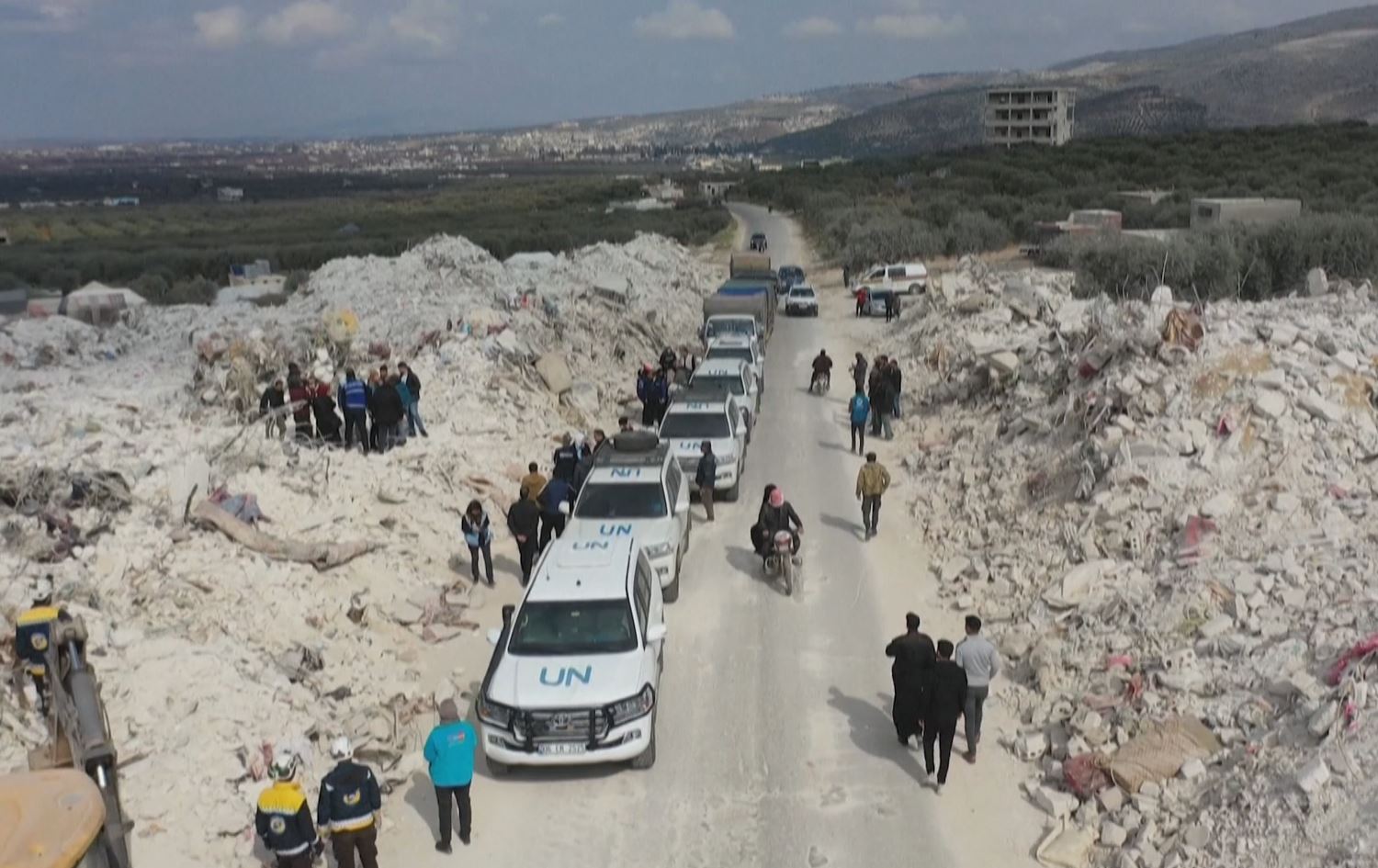 Şandeke NY li Idlibê serdana deverên erdhejê kir