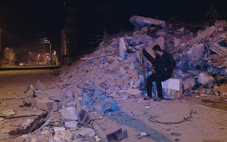 Semsûr: Her şev diçe cihê ku keç û hevjîna xwe ji dest dane