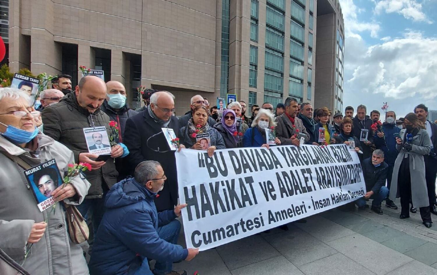 Dadgeha Destûrê: Mafê Dayikên Şemiyê hatiye binpêkirin