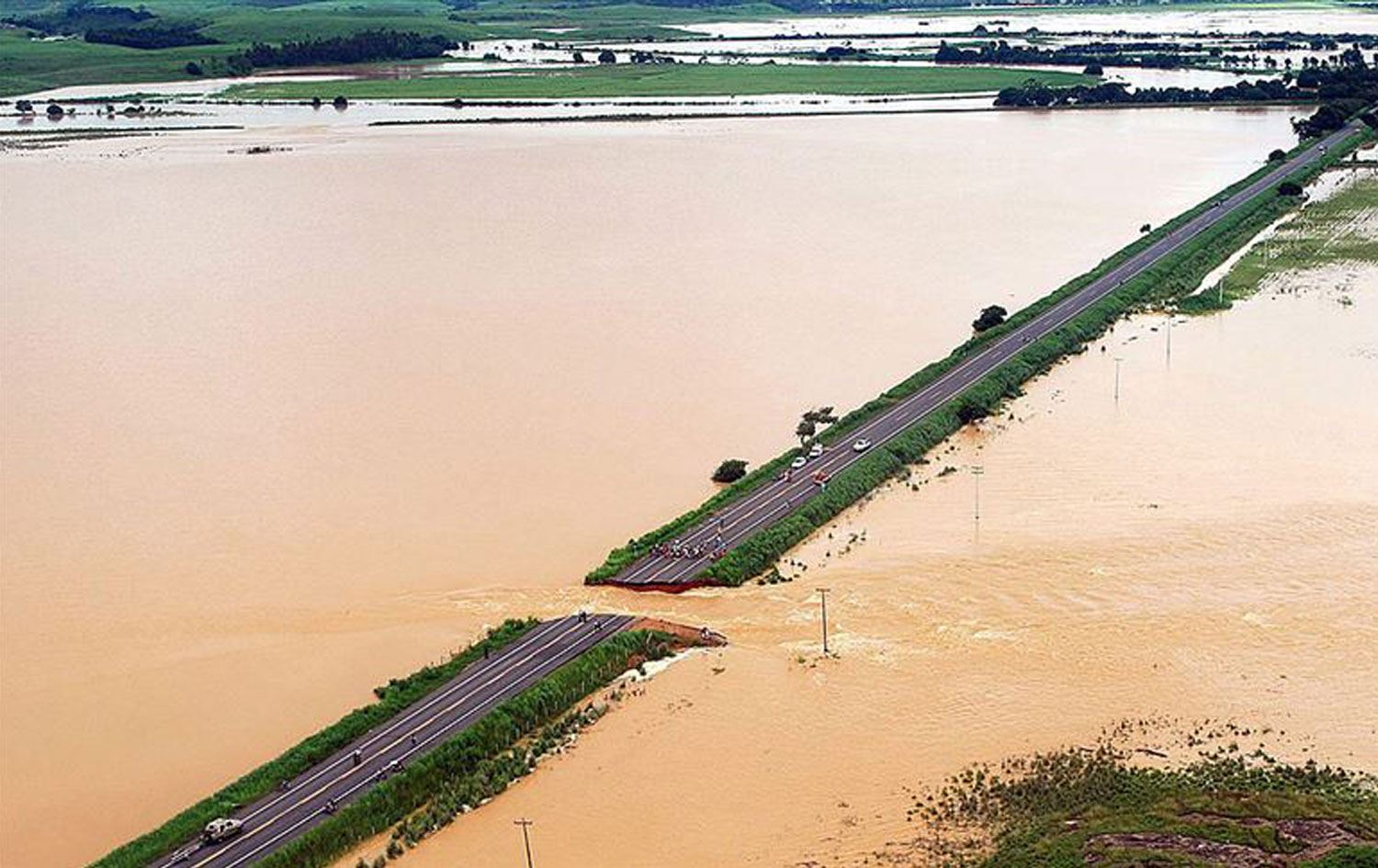 Brezilya'da sel ve toprak kaymalarında ölenlerin sayısı 50'ye yükseldi