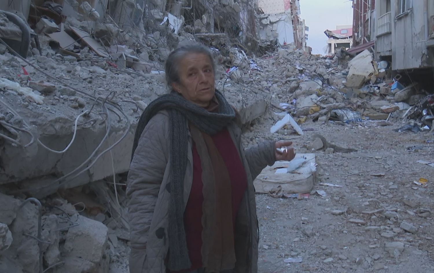 Dayika Gulten 18 roj in li benda cinazeyê kurê xwe ye