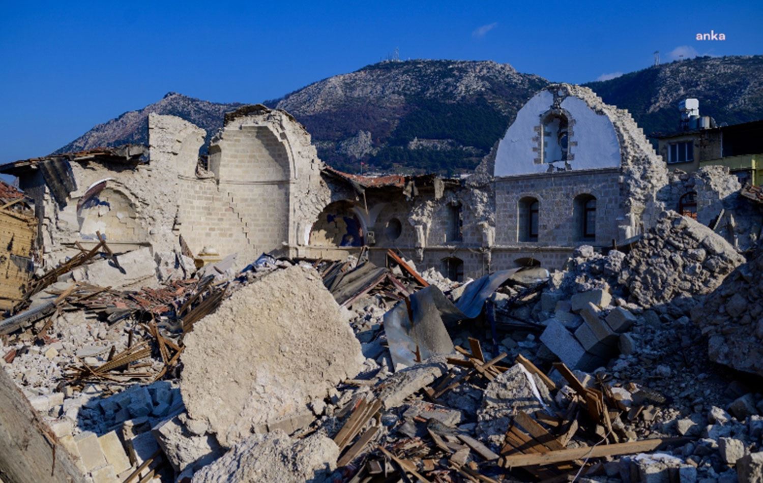 Antakya Rum Ortodoks Kilisesi depremde harabeye döndü