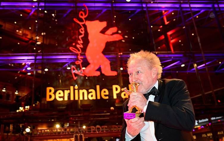 Xelatgirê Hirça Zêrîn a Berlinaleyê diyar bû