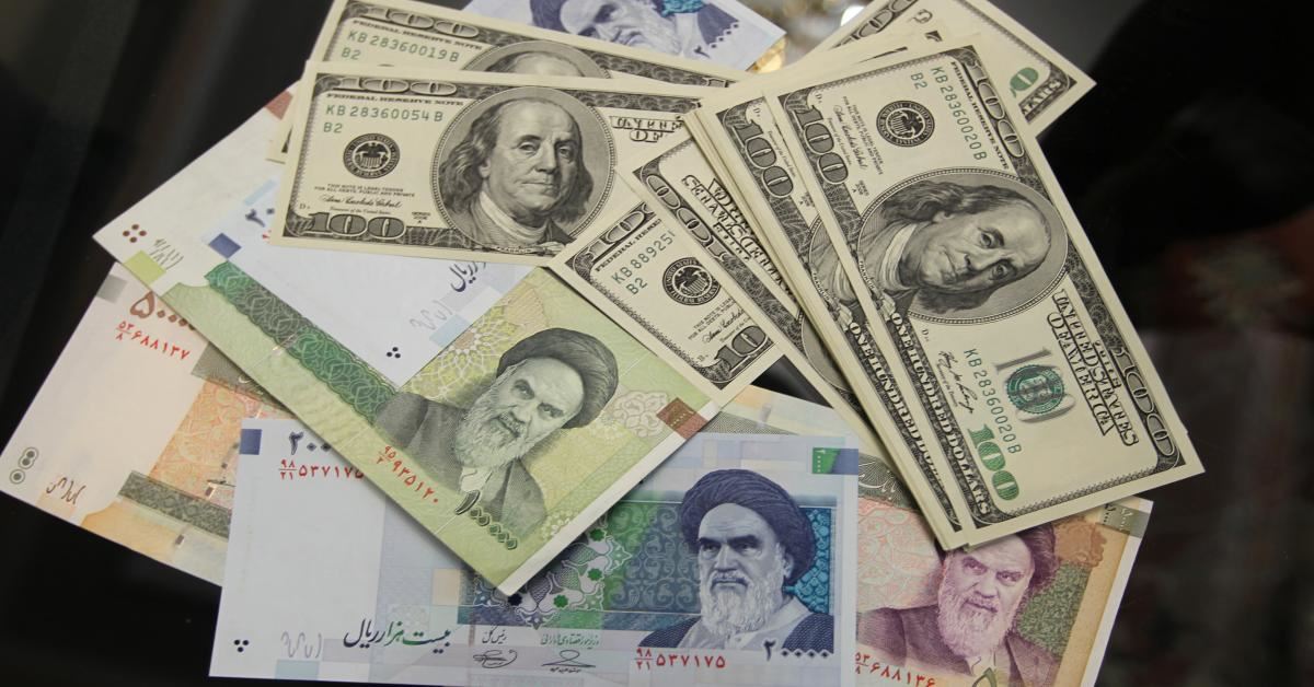 Daketina nirxê tûmenê Îranî li beramber dolarê Amerîkî rekorek nû şikand
