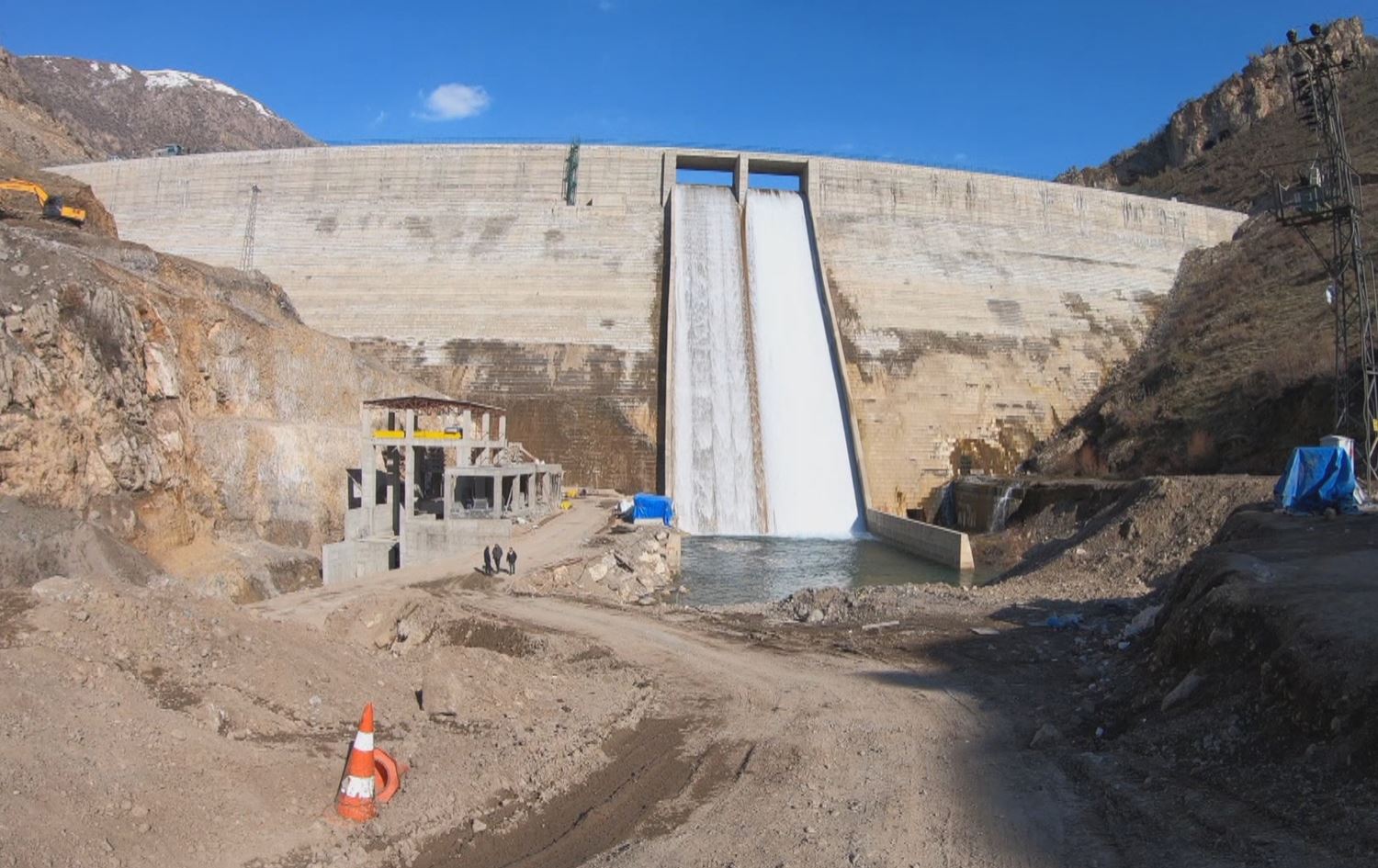 ŞIRNEX- Egera teqîna bendavê metirsiyeke mezin di nav xelkê de çêkiriye