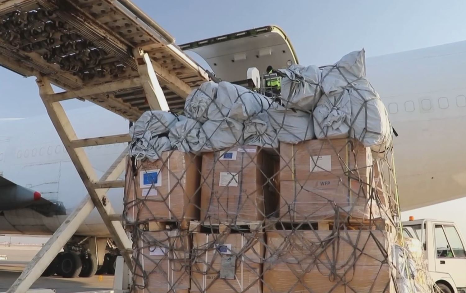 Sûriye - Yekîtiya Ewropayê ji ziyandîtiyên erdhejê re 120 ton alîkarî şand