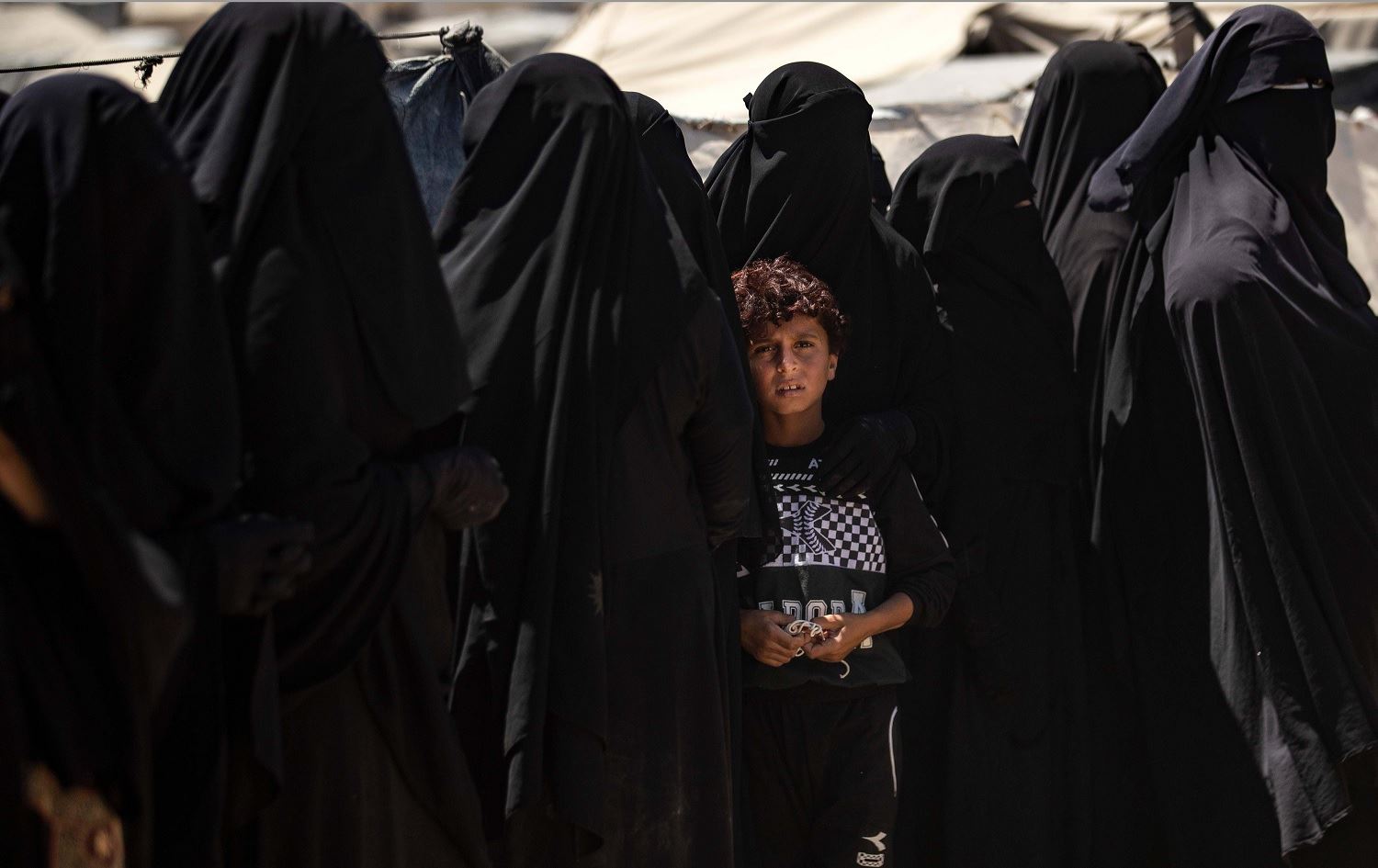 Amerîka: 582 kesên Iraqî ji kampa Holê bo welatê wan hatin vegerandin