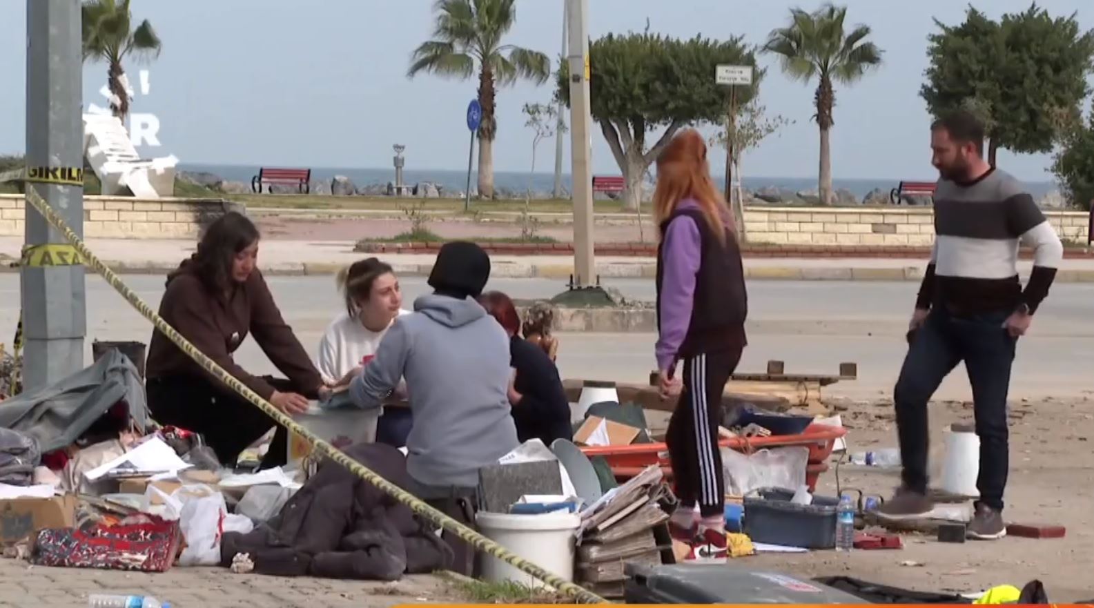 Çîrokên erdhejê – 'Xaniyê me wêran bûye, ne xeyalên me'