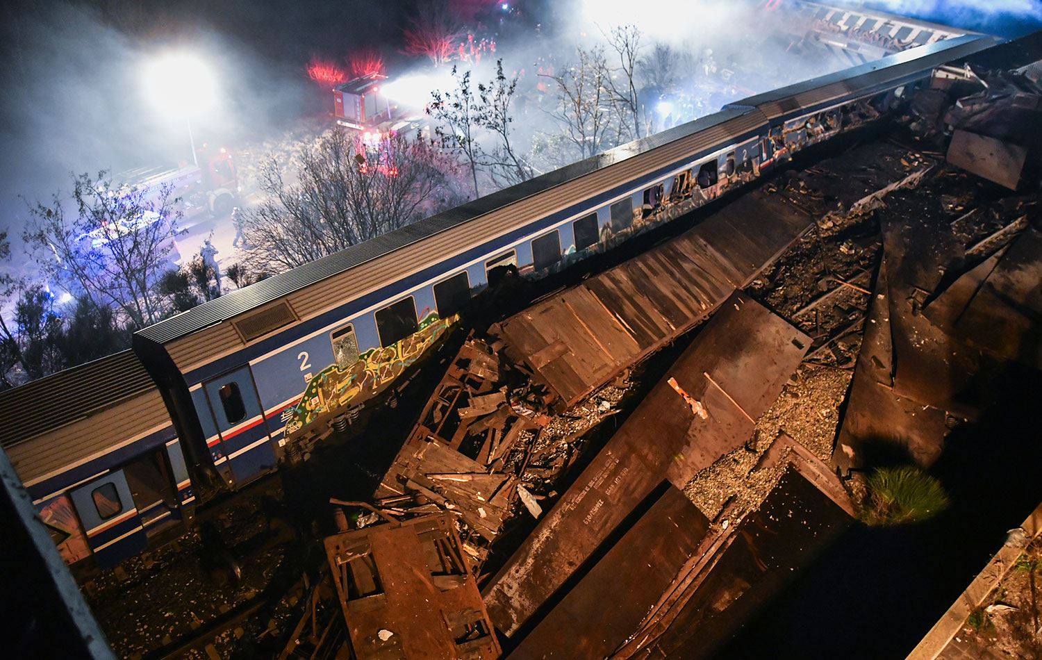 Yunanistan’da trenler kafa kafaya çarpıştı: 29 ölü