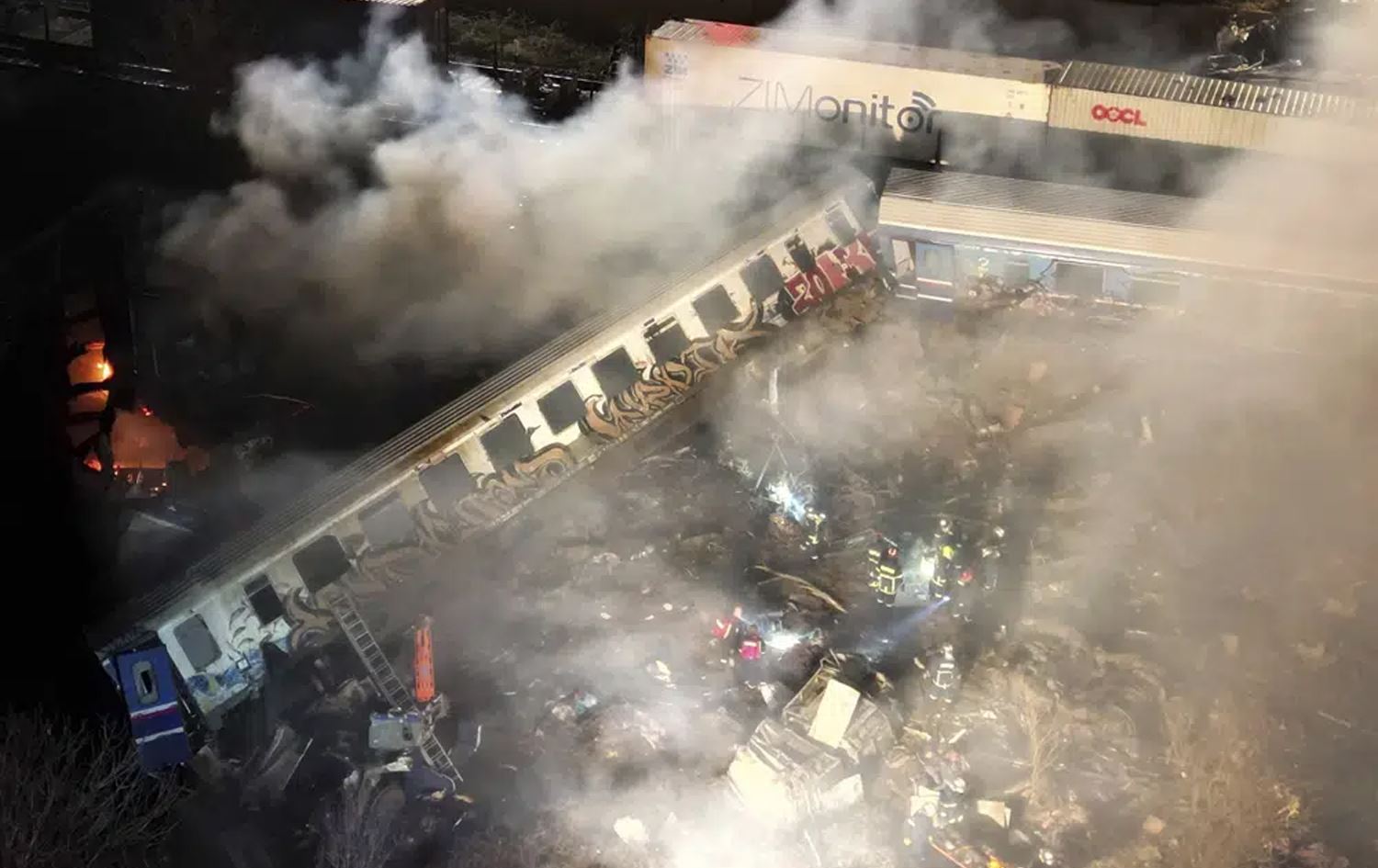 دوای پێکدادانی دوو شەمەندەفەر وەزیری گواستنەوەی یۆنان دەستی لەکارکێشایەوە