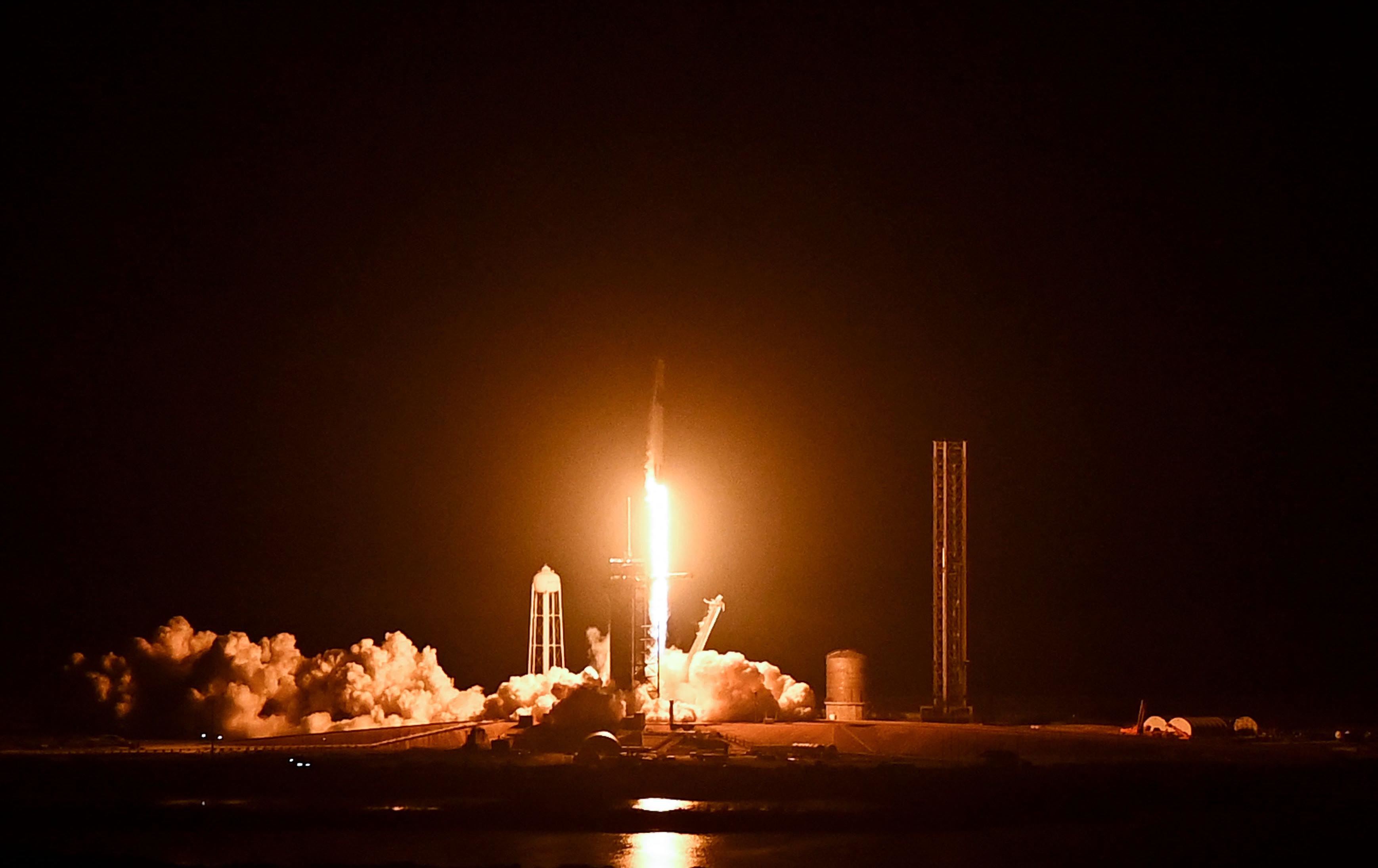 سپەیس ئێکس کەشتییەکی بە چوار سەرنشینەوە ناردە بۆشایی ئاسمان