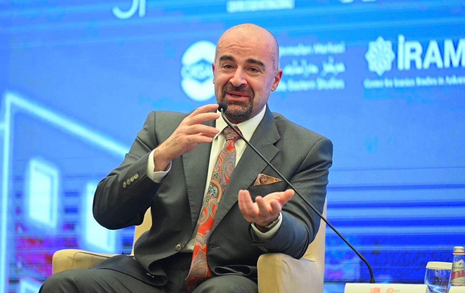 بافڵ تاڵەبانی بۆ رێواز فایەق: کەس لە مام جەلال نەچووە و ناچێت