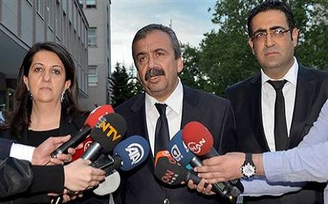 Şanda HDPê li gel Efkan Ala hevdîtinek pêk anî