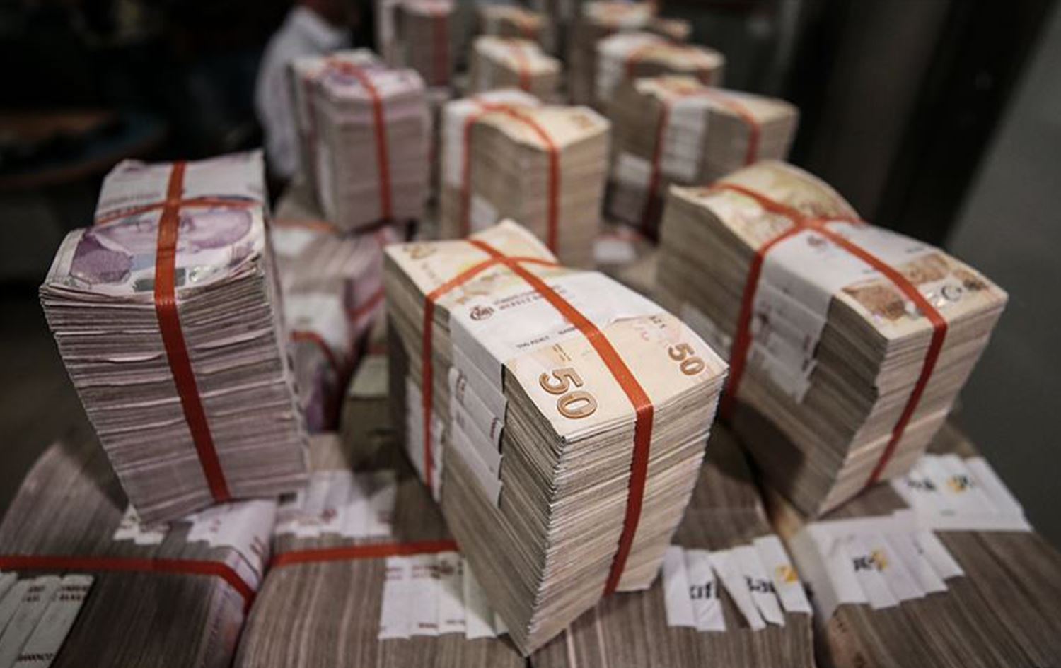 Reuters: Tê çaverêkirin lîreyê Tirkî nirxê xwe %12 ji dest bide