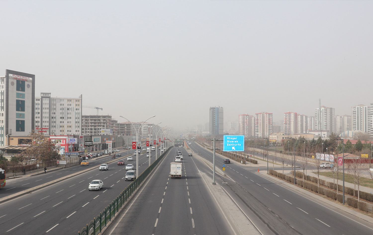 Diyarbakır ve Mardin'de toz taşınımı etkili oldu