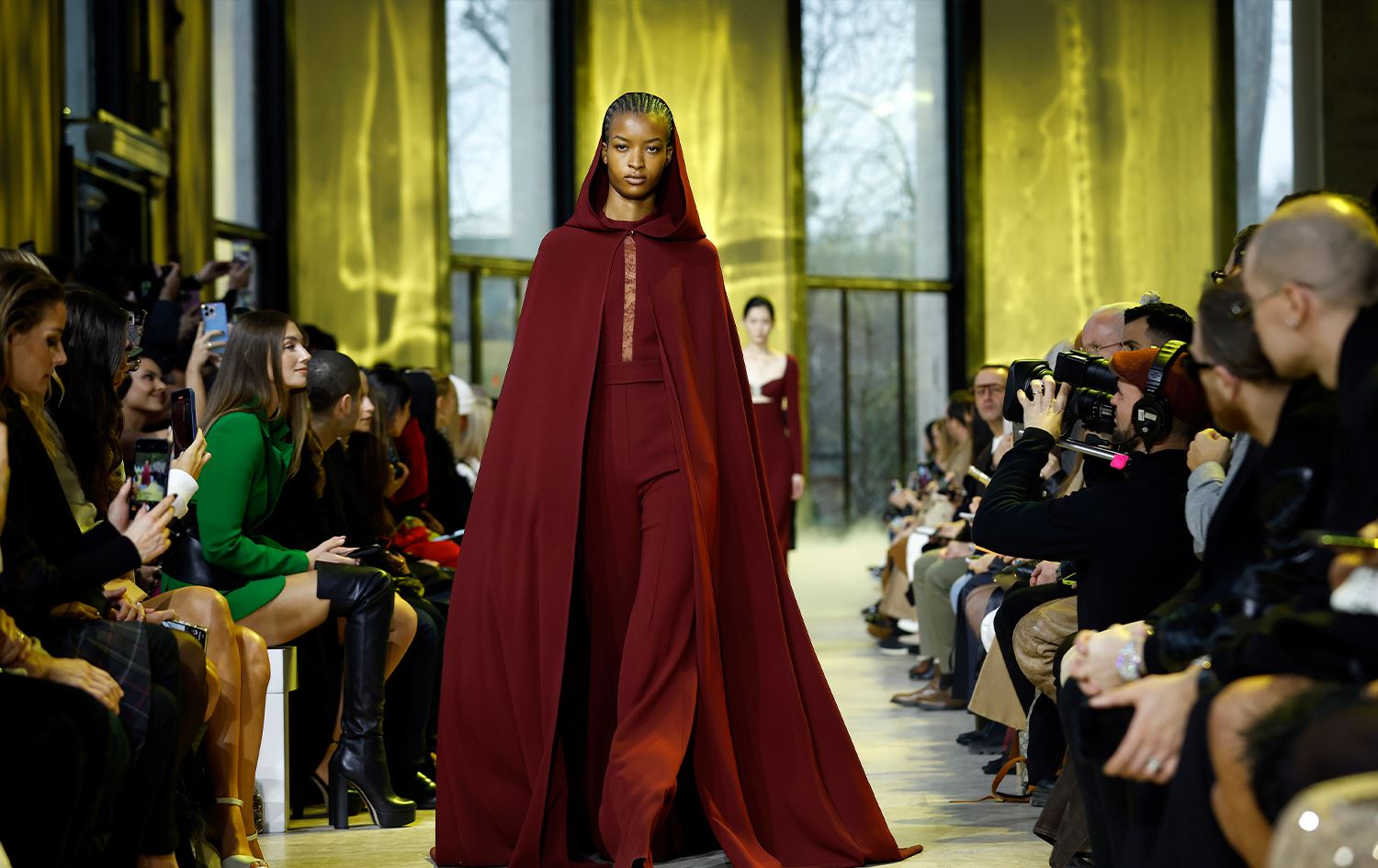 لە پاریس نوێترین دیزاینەکانی ئیلی سەعب خرانەڕوو