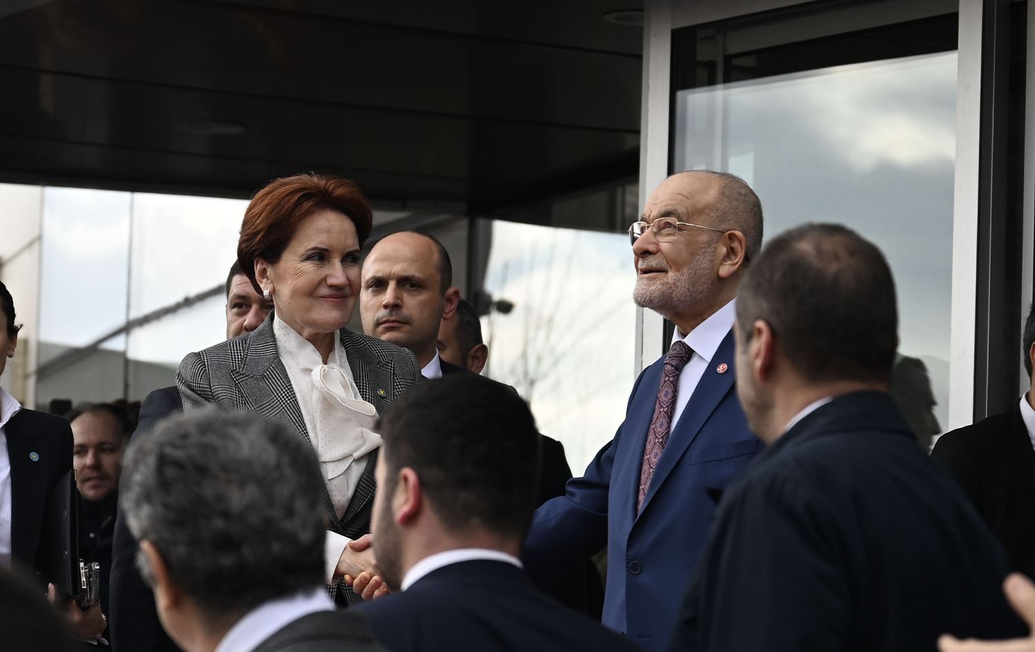 Meral Akşener vegeriya ser maseya Hevpeymaniya Milet
