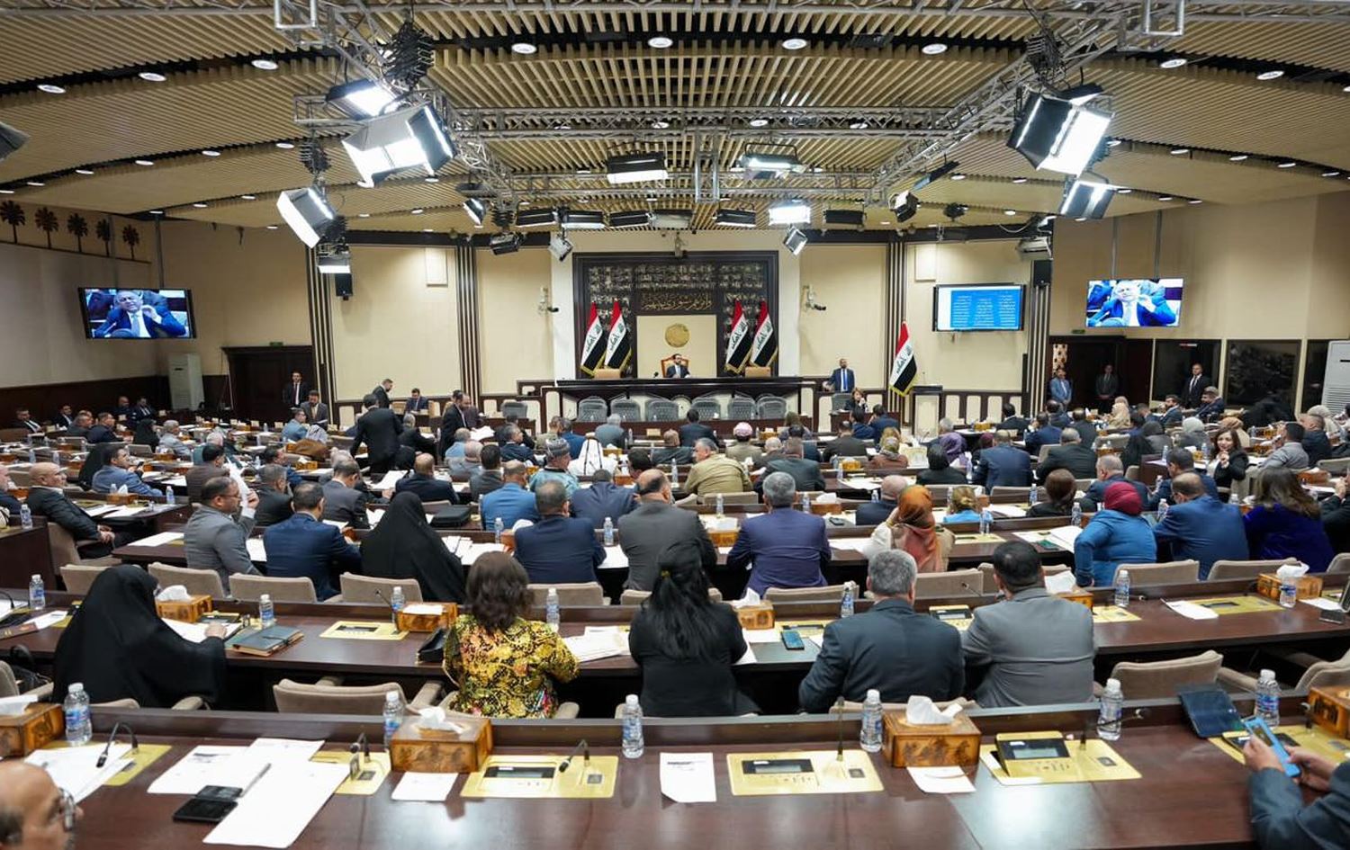 پەرلەمانی عێراق تاوتوێی پێدانی زەوی بە دەرچووانی کۆلێژ و پەیمانگە کشتوکاڵی و ڤێتەرنەرییەکان دەکات