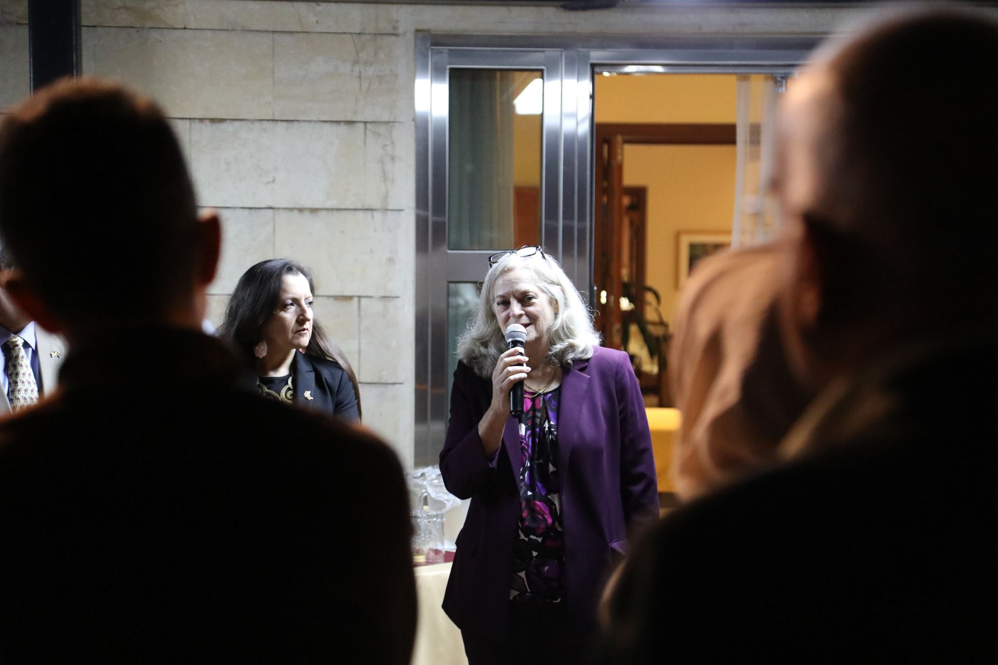 لەسەر جموجوڵەکانی باڵیۆزی ئەمریکا، شیعەکان واژۆ بۆ میوانداریکردنی فوئاد حوسێن کۆدەکەنەوە