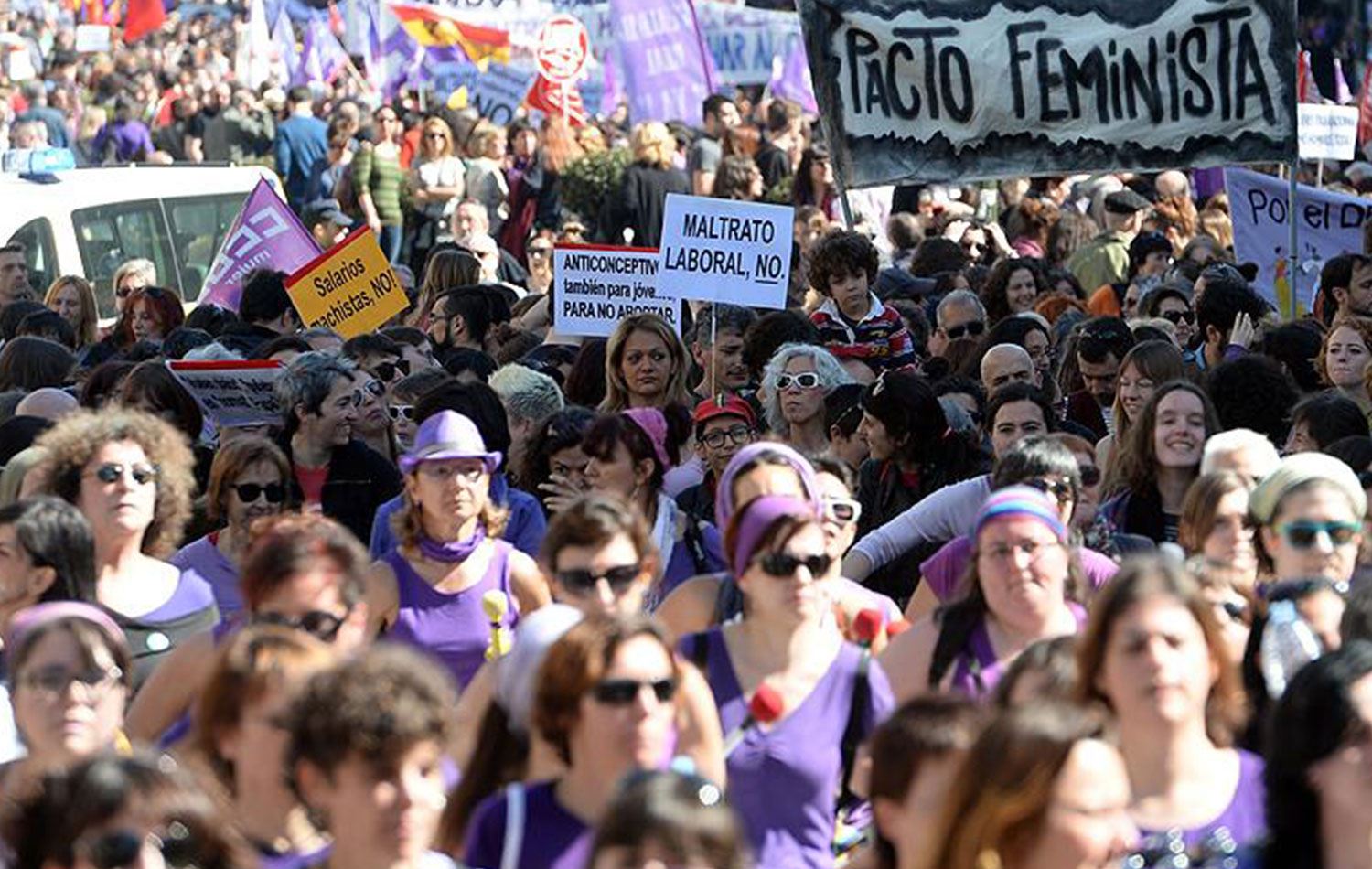 İspanya'da yönetim kadrosunda kadın kotası zorunlu olacak
