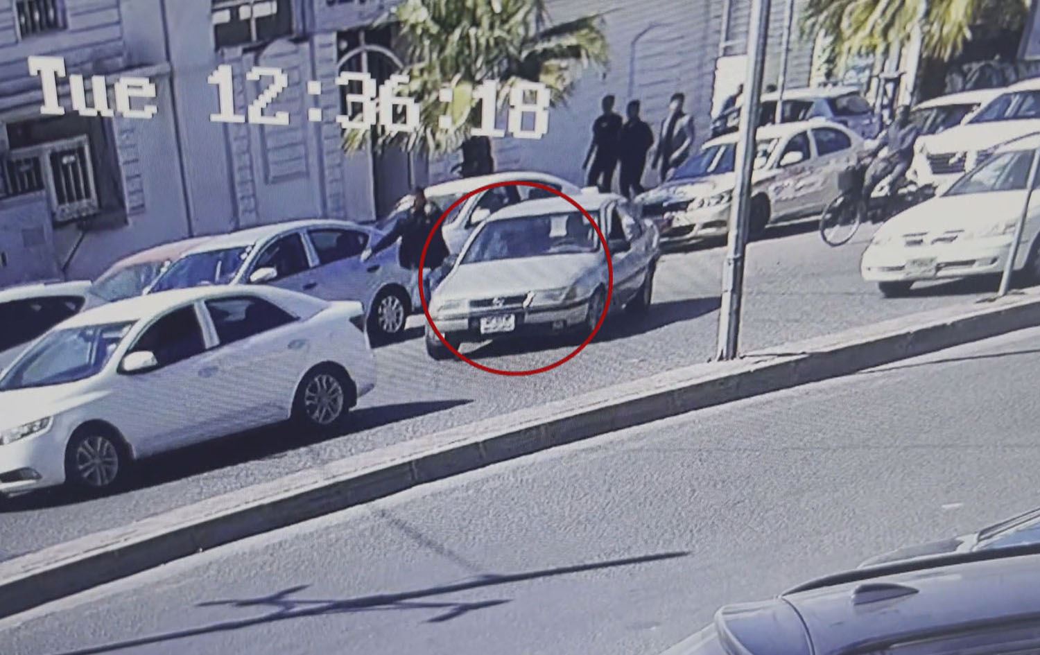 لە هەولێر 56 هەزار دۆلار لەنێو ئۆتۆمبێلێکدا دەدزرێت؛ خاوەنی پارە دزراوەکە لە مزگەوت بووە