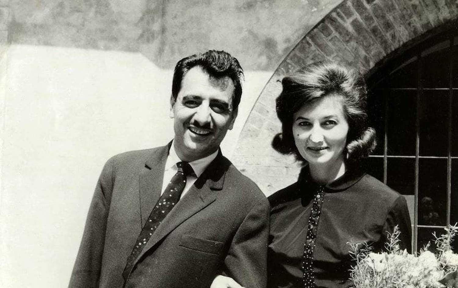 Hevjîna Qasimlo, Helen Krulich koça dawî kir