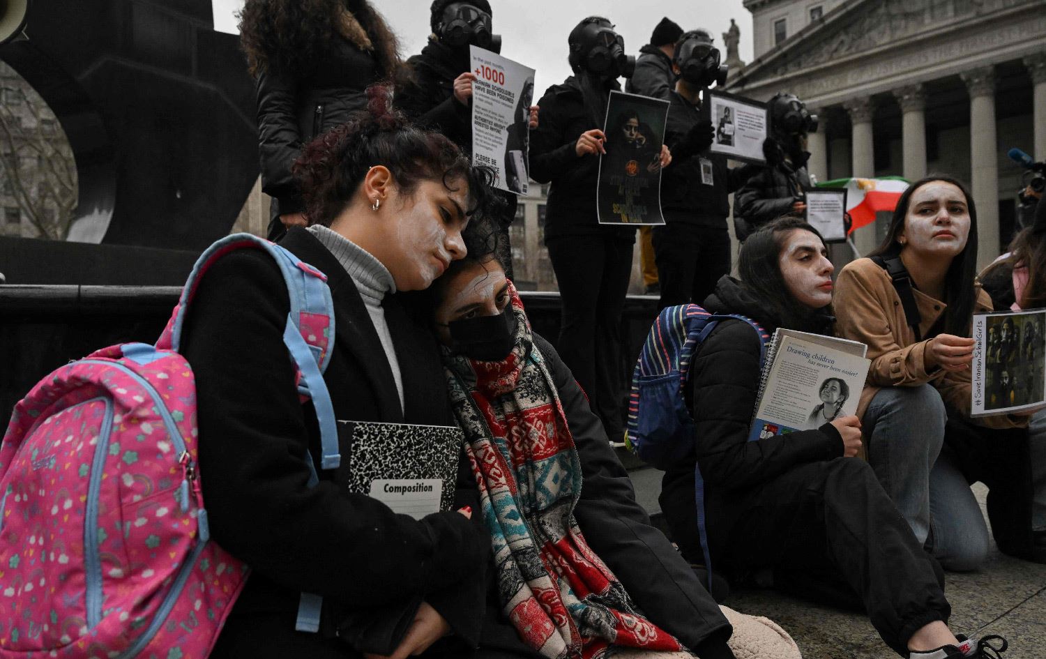 لە نیویۆرک خۆپێشاندان دژی ژەهراویکردنی قوتابییانی کچ لە ئێران دەکرێت