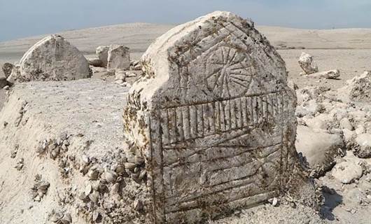Musul Barajı’nda su seviyesi düştü, Ezidi Kürtlere ait mezar ve türbe ortaya çıktı