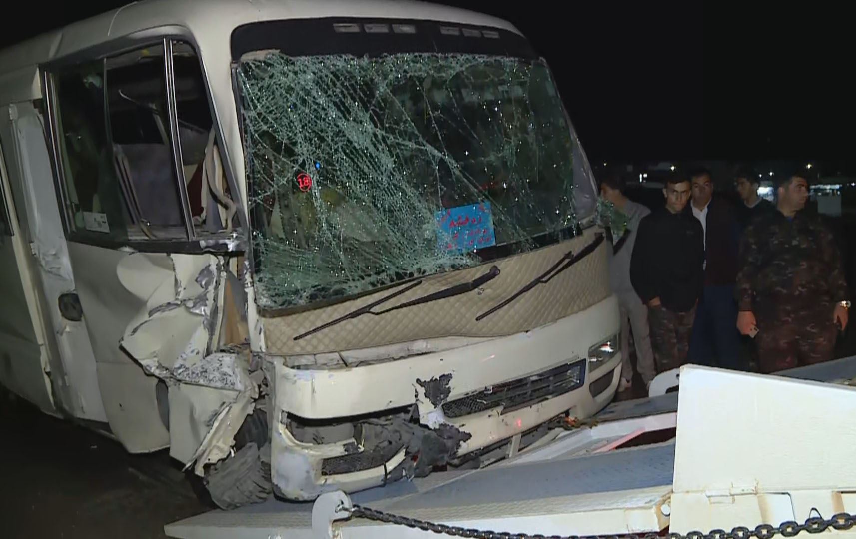 پاسێک لە رێگەی شەقڵاوە - باسرمە تووشی رووداوی هاتووچۆ دەبێت؛ زیاتر لە 15 کەس بریندار دەبن