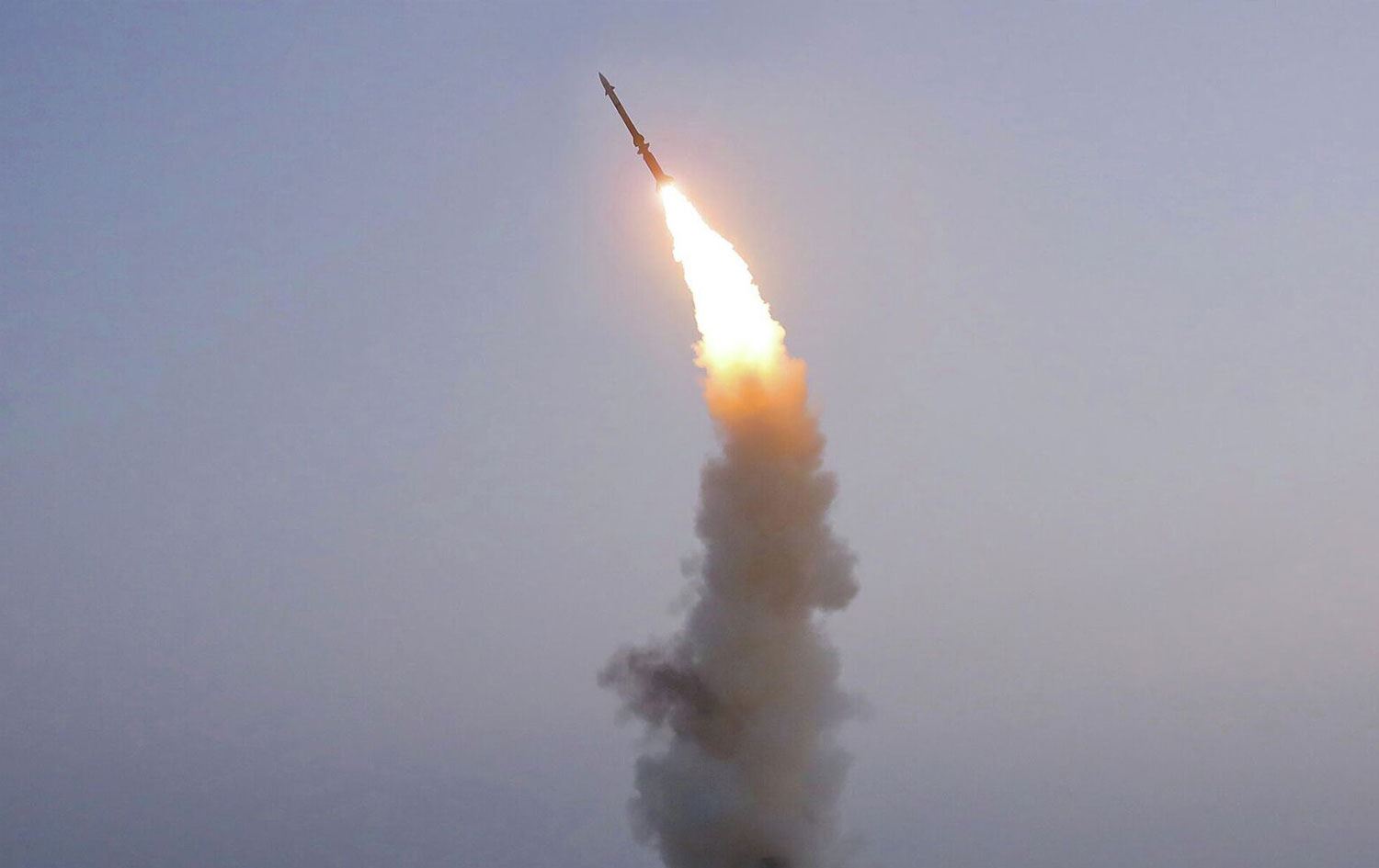 Kuzey Kore balistik füze denemesi yaptı