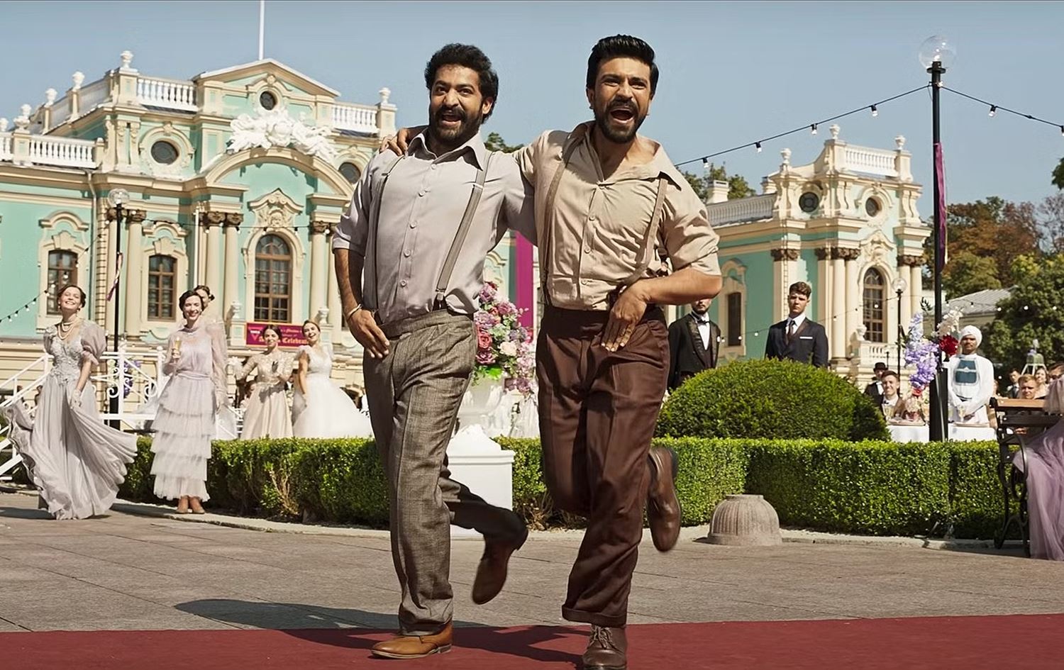 هیندییەکان بە بردنەوەی خەڵاتی ئۆسکاری باشترین گۆرانی دڵخۆشن