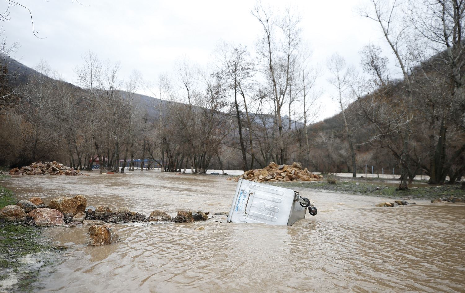 Ava Çemê Munzurê rabû; Cihên geştyarî di bin avê de man