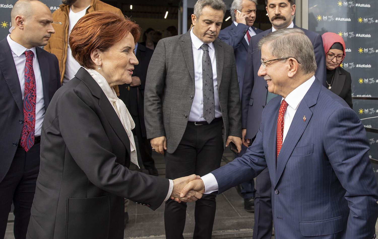 Akşener ile Davutoğlu bir araya geldi
