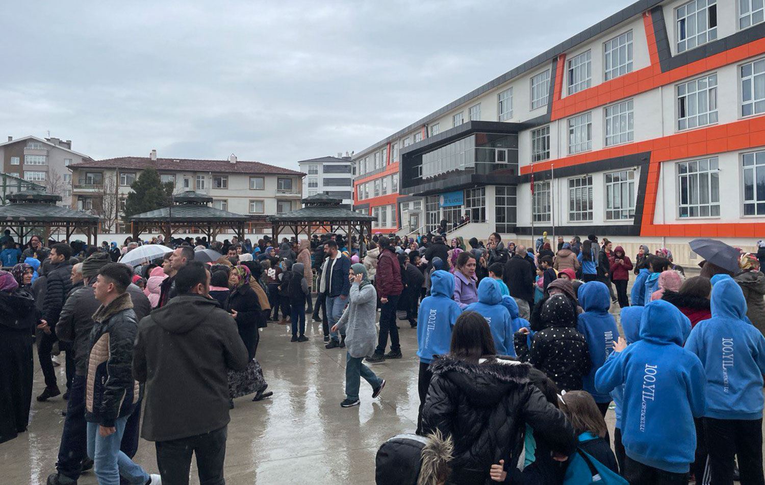 Bolu'da deprem; Çevre iller de sallandı