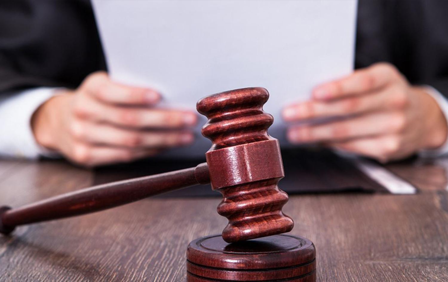 توێژینەوەیەک: ئەو دادوەرانەی بە رۆژوو دەبن لەکاتی دادگاییکردندا نەرمونیانترن