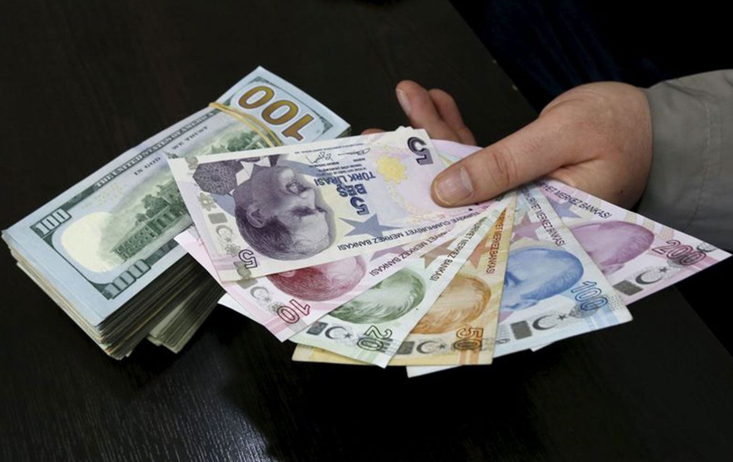 Dolar, yeniden 19 TL barajını aştı