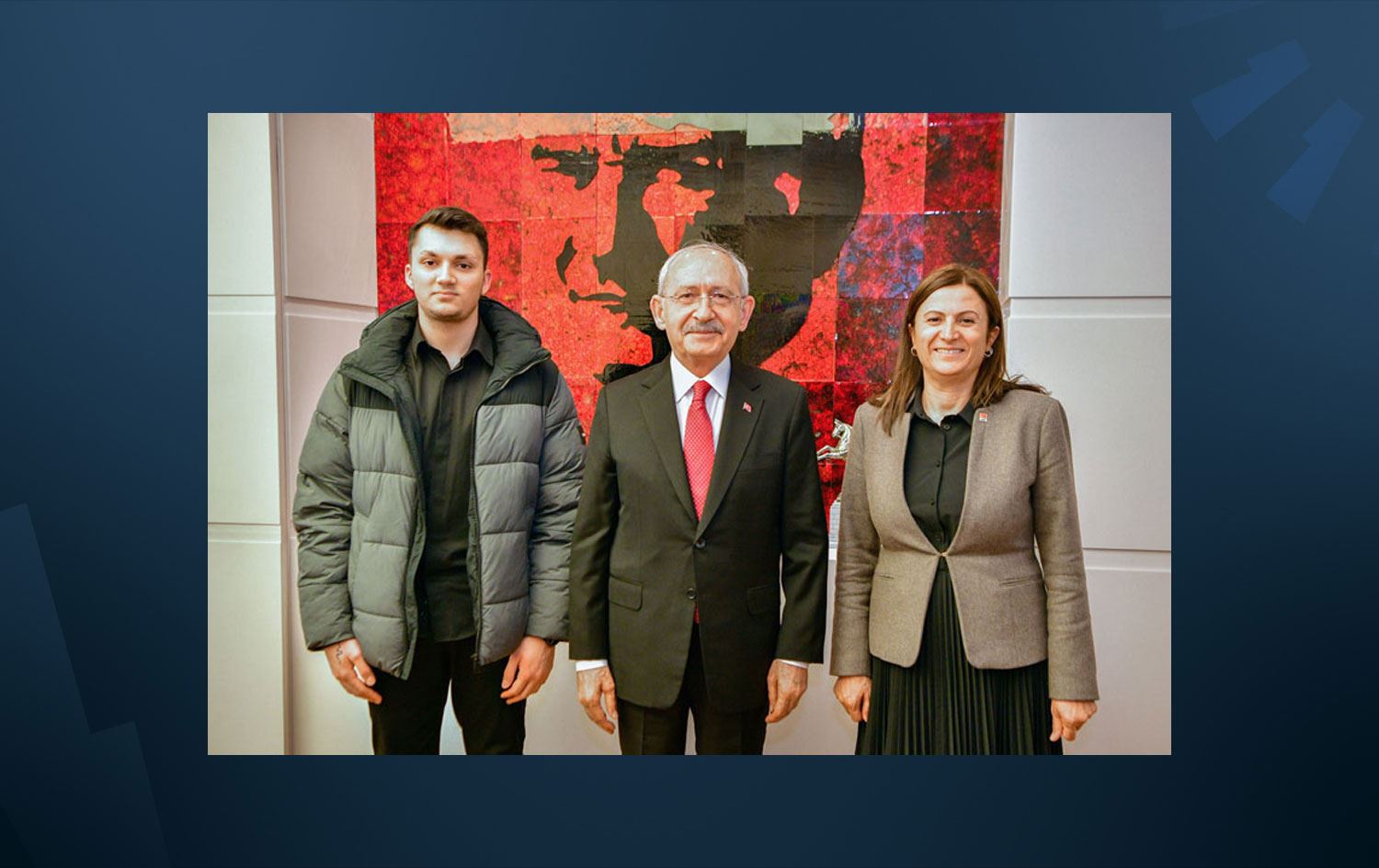 Türkan Elçi CHP’de: Rozeti Kılıçdaroğlu taktı