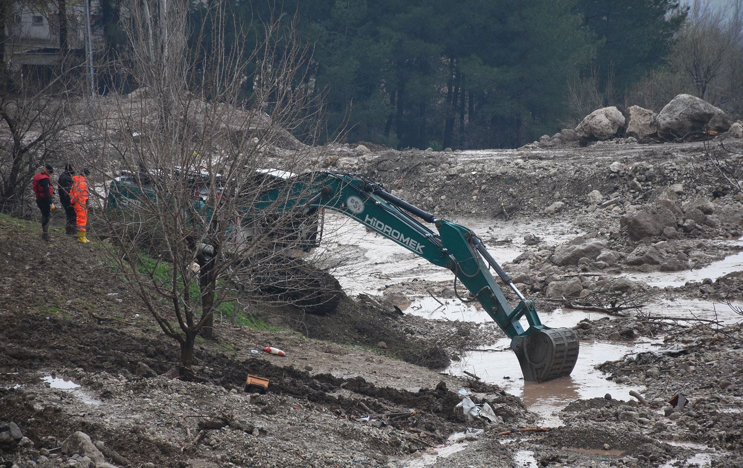 ADIYAMAN- Sel sularına kapılan anne ve 1,5 yaşındaki kızı aranıyor