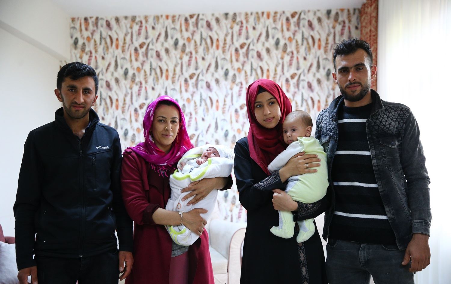 Du zarok 38 roj piştî erdhejê gihiştin malbatên xwe