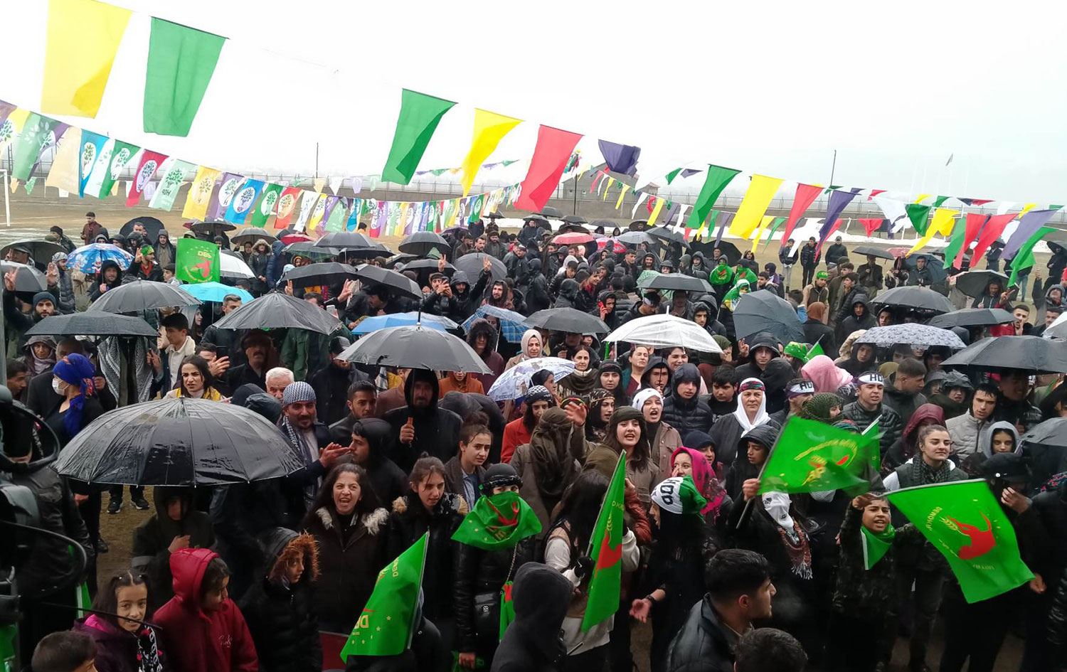 Hakkari-Yüksekova’da coşkulu kutlama: ‘Newroz en başta Kürtlerindir’
