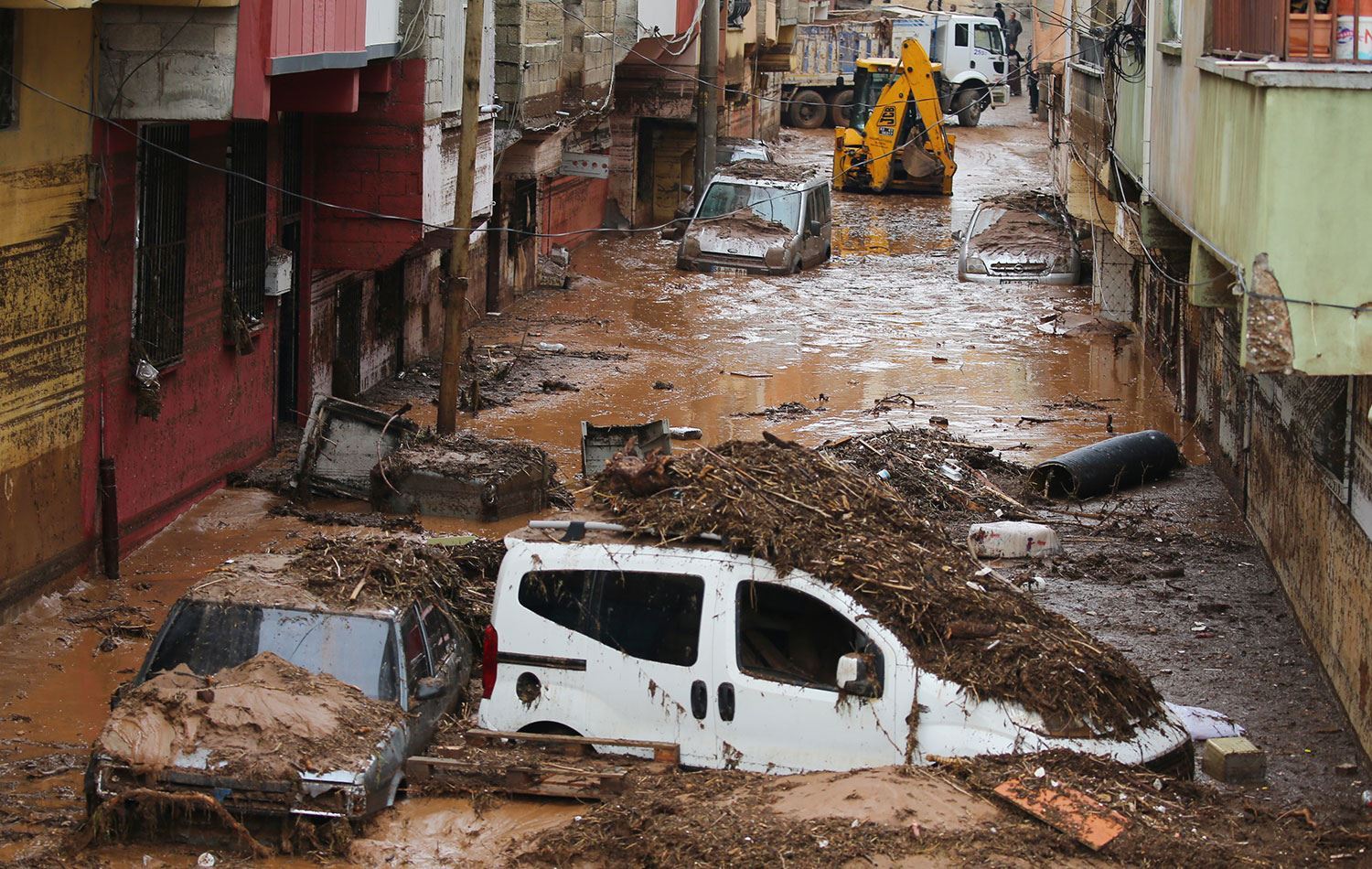 Urfa’da yağış nedeniyle eğitime bir gün ara verildi